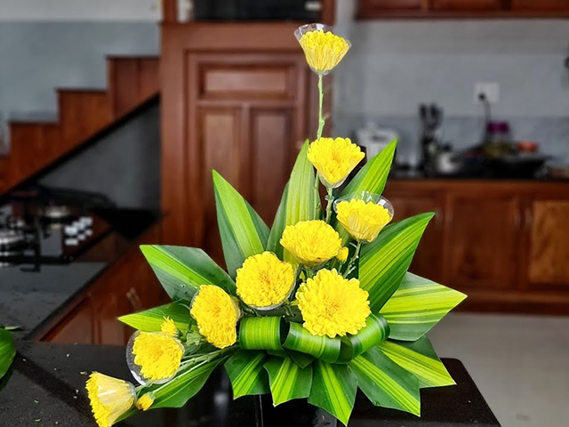 Bỏ túi 5 cách cắm hoa bàn thờ tổ tiên đơn giản tại nhà 